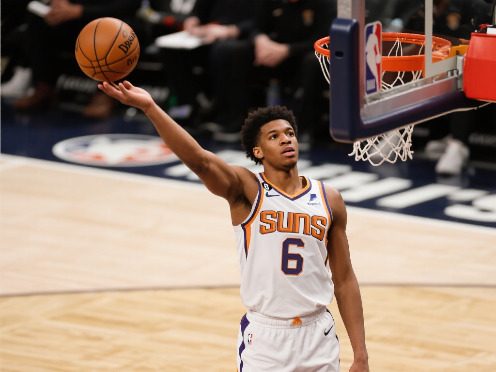 马鲁阿奇上场21分钟,斩获6分1助攻1盖帽,未能抓下篮板 在近期一场比赛中,小将马鲁阿奇出战21分